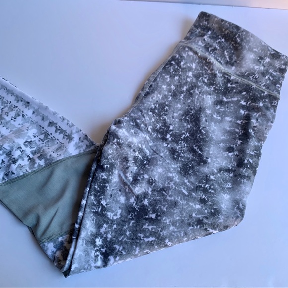 NEW CALVIN KLEIN PERFORMANCE LEGGINGS - Picture 14 of 16